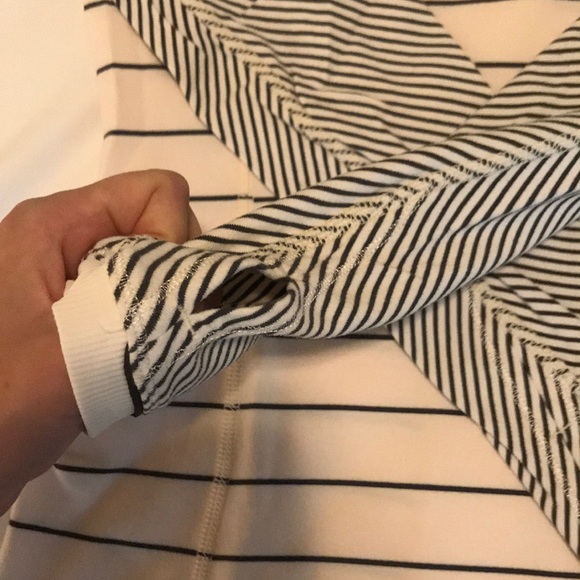 Lululemon Size 4 Rulu Top with Lace Detail - Picture 2 of 8